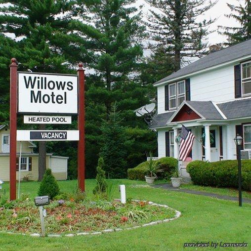 Willows Motel Williamstown Exterior foto